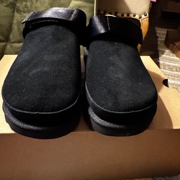 UGG Women's Goldenstar Clog - Picture 2 of 7